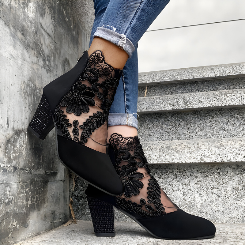 Constance - Elegant Comfort