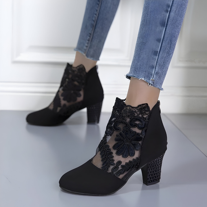 Constance - Elegant Comfort